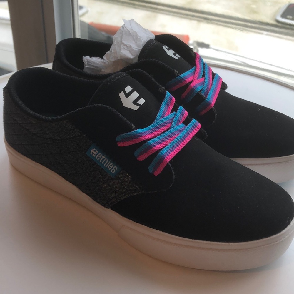 Kids etnies shoes